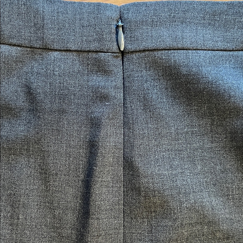 NWOT J.Crew | No. 2 Pencil skirt in Italian stretch wool | Heather Coal | Size 2 - Picture 10 of 15
